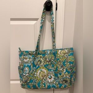 Vera Bradley travel tote in Peacock retired pattern